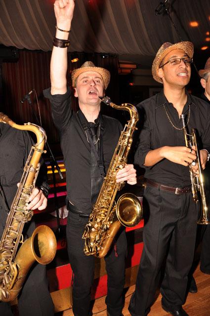 min 2011 03 08 mardi brass band 286